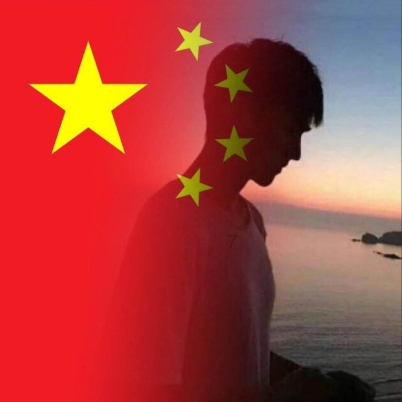 一个女人从不主动联系你，但是每次在一起后，都必须给她发200块，不发她就会一直给你发信息？